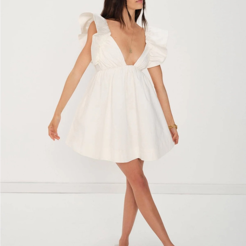 Elegant White Ruffle Sleeve Dress